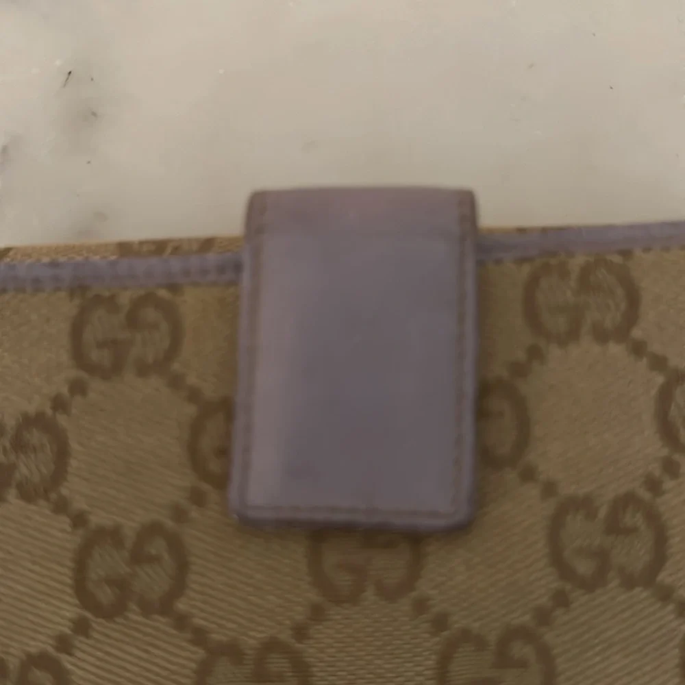 Gucci Lilac Trim Wallet - Picture 4 of 14